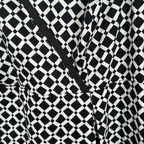 Lane Bryant Women’s Faux Wrap Dress Cotton Sleeveless Black White Geometric 24 - Picture 4 of 12